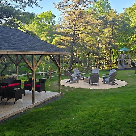 Peaceful Pocono Home With Hot Tub, Gym, & Office Long Pond Exterior photo