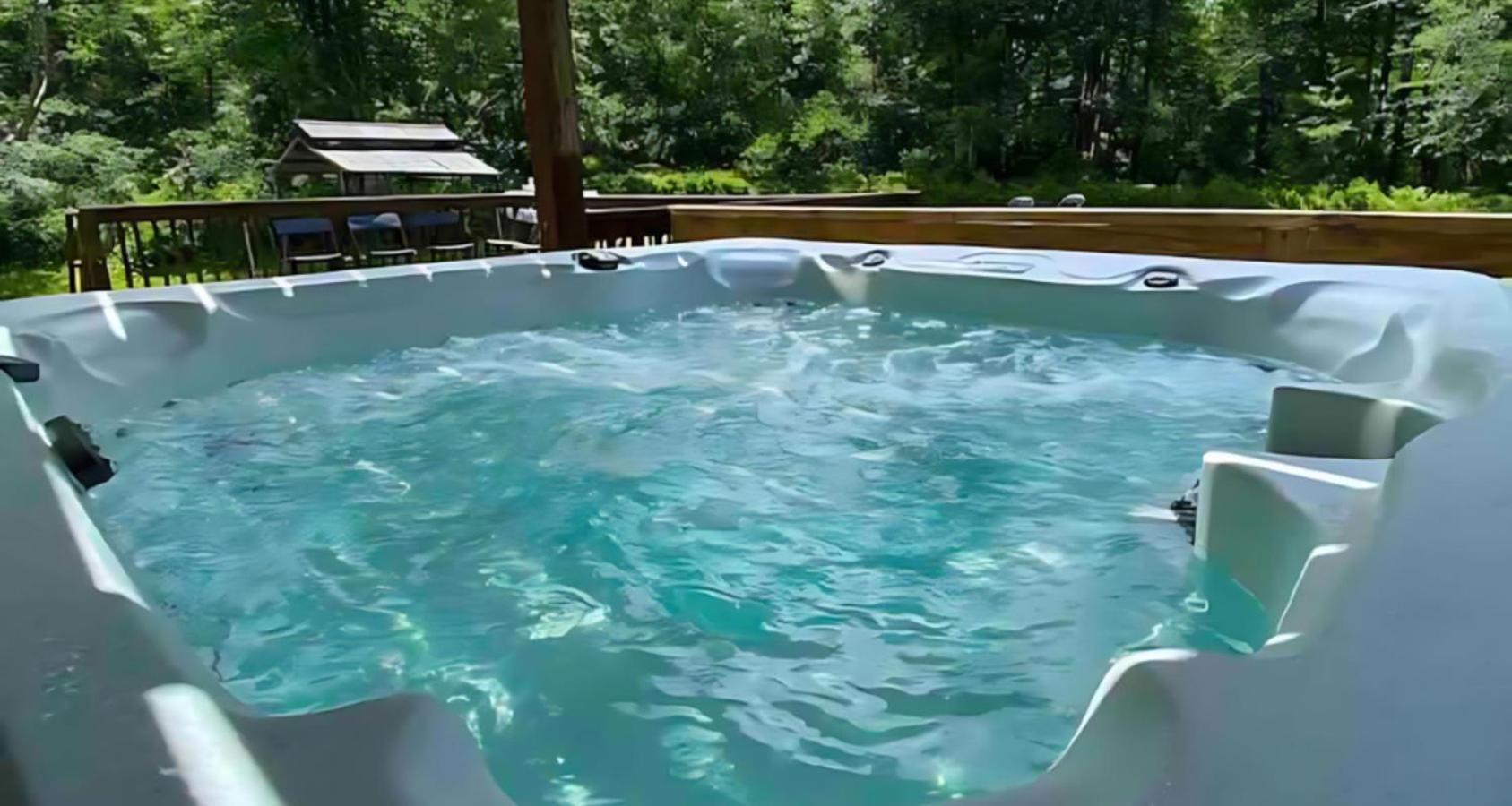 Peaceful Pocono Home With Hot Tub, Gym, & Office Long Pond Exterior photo