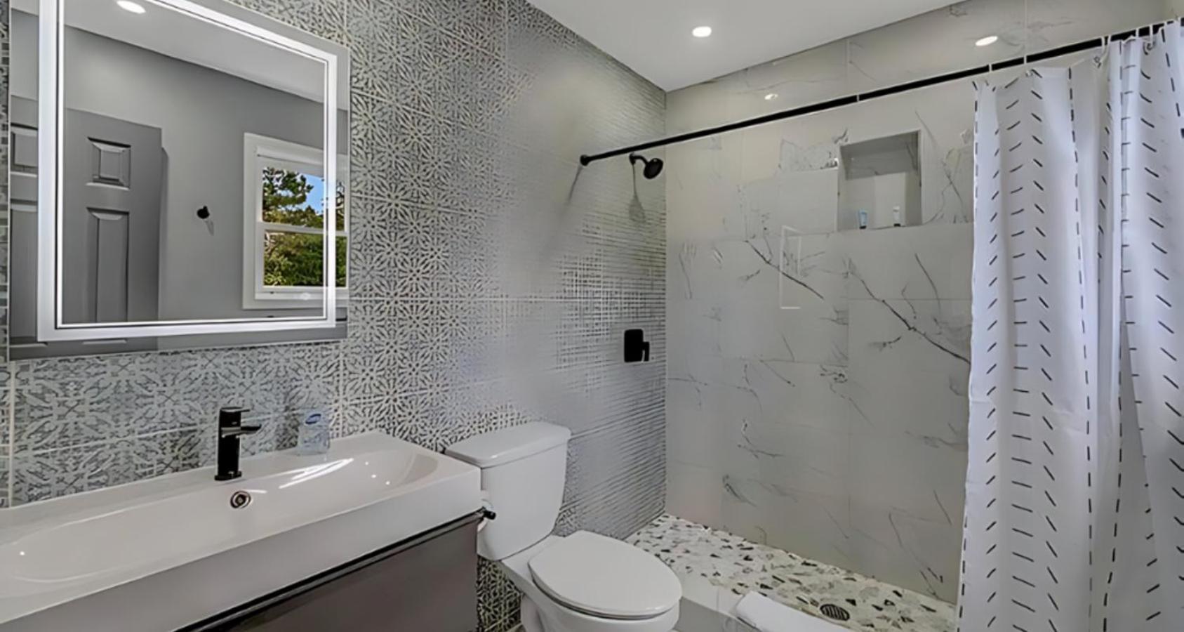 Peaceful Pocono Home With Hot Tub, Gym, & Office Long Pond Exterior photo