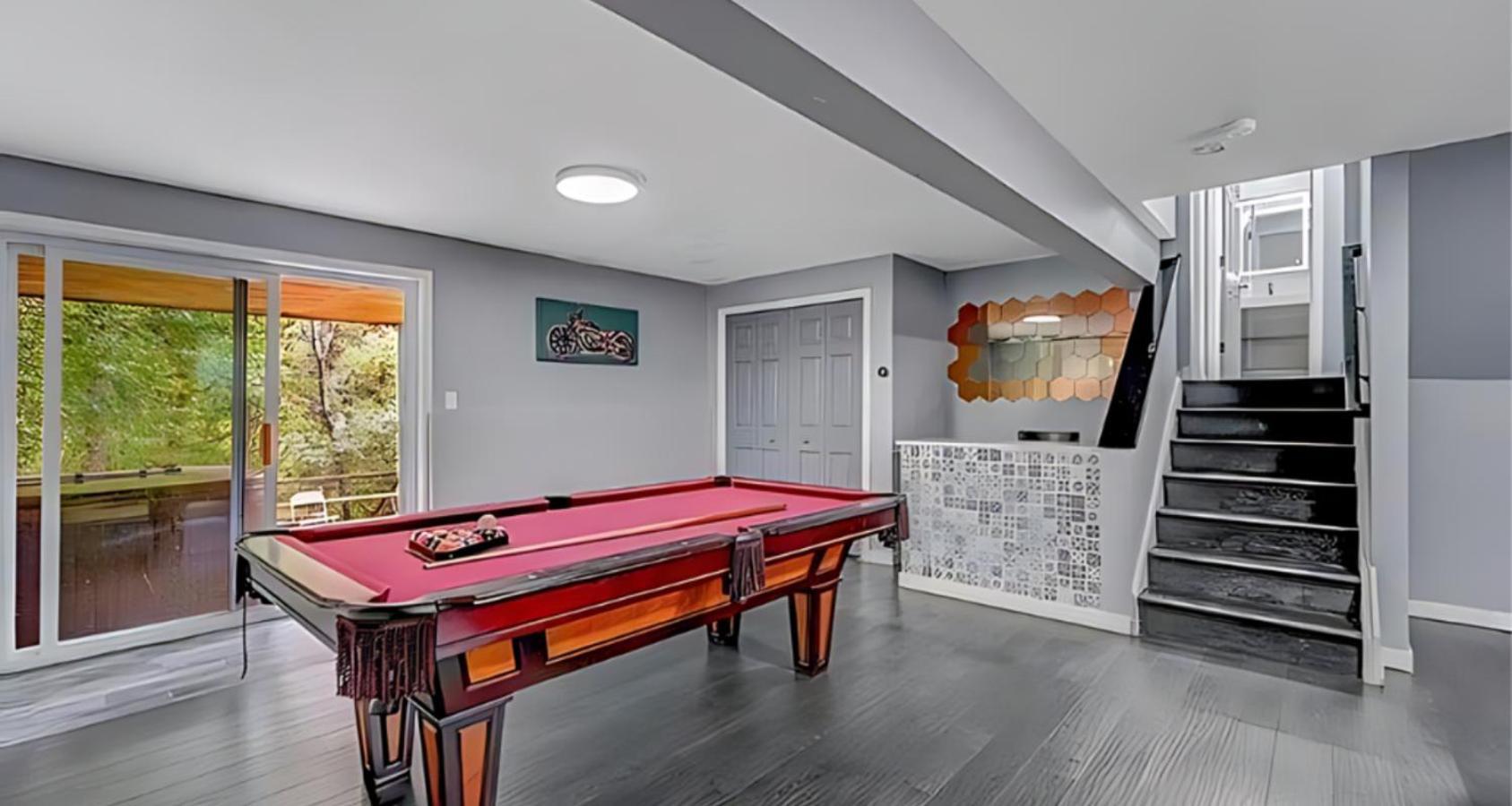 Peaceful Pocono Home With Hot Tub, Gym, & Office Long Pond Exterior photo